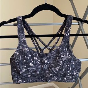 lululemon Free to be Serene Sports Bra C/D CUP